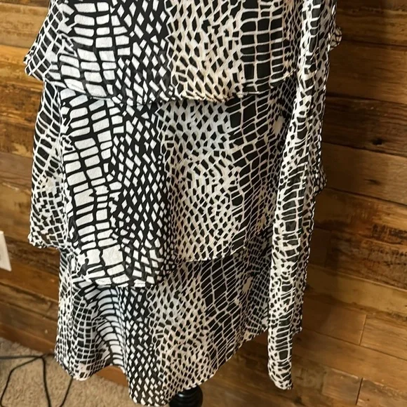 BCBG super cute print dress sleeveless - Picture 7 of 7